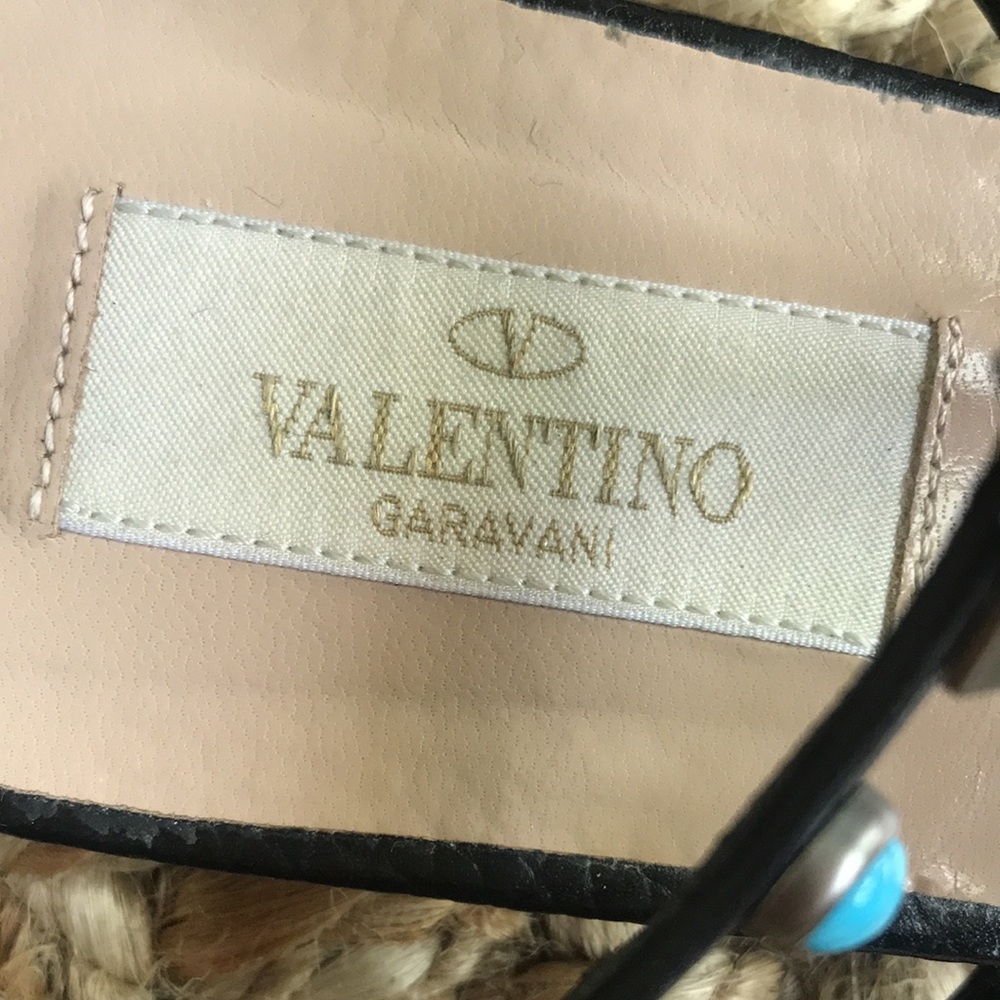 Valentino Garavani Rockstud Gladiator Sandal. EUR or Italian 40.5 - Picture 8 of 14